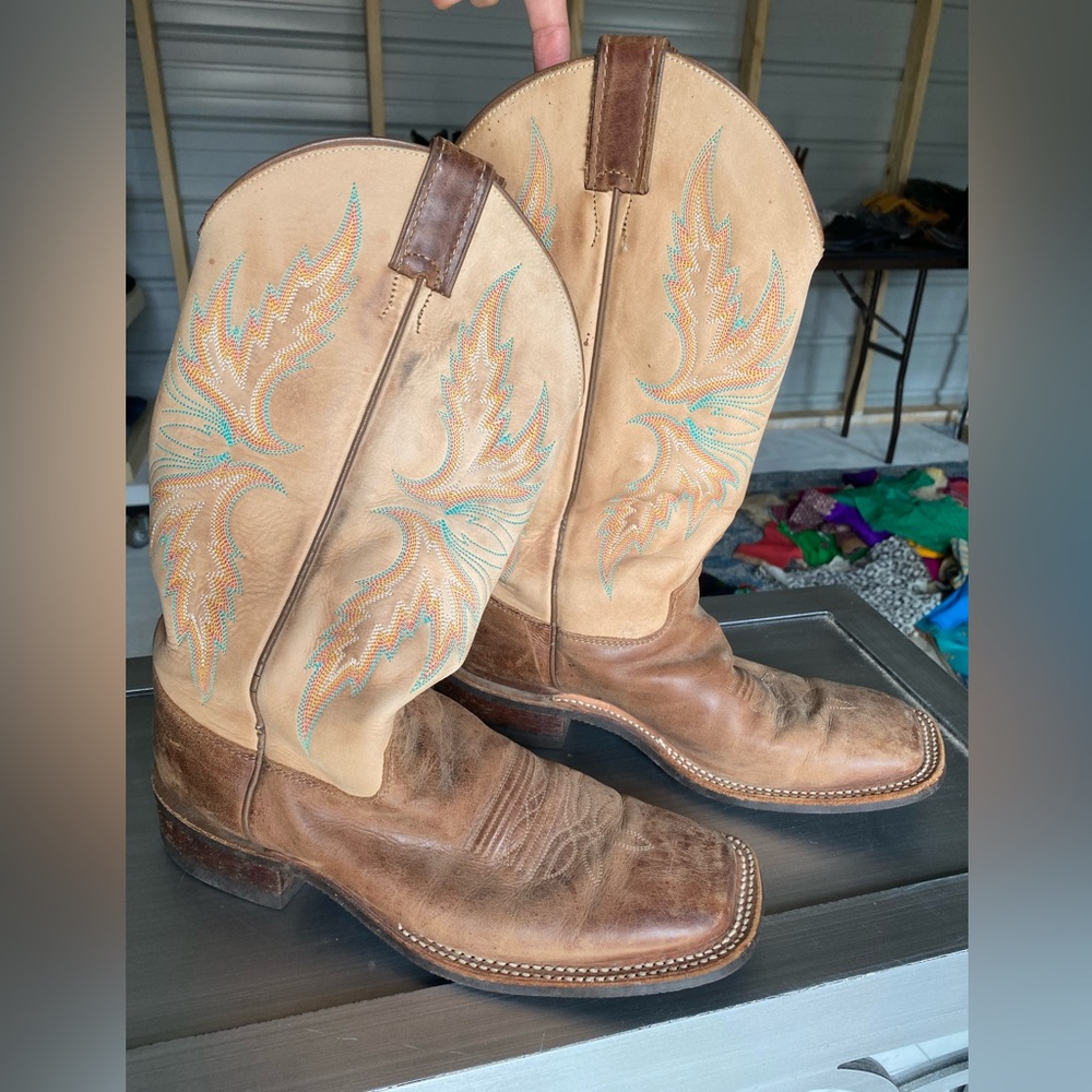 Woman’s size 9 Justin boots
